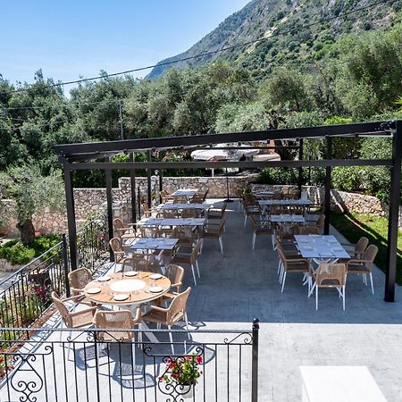 Crystal Blue Hotel, Barbati Bagian luar foto