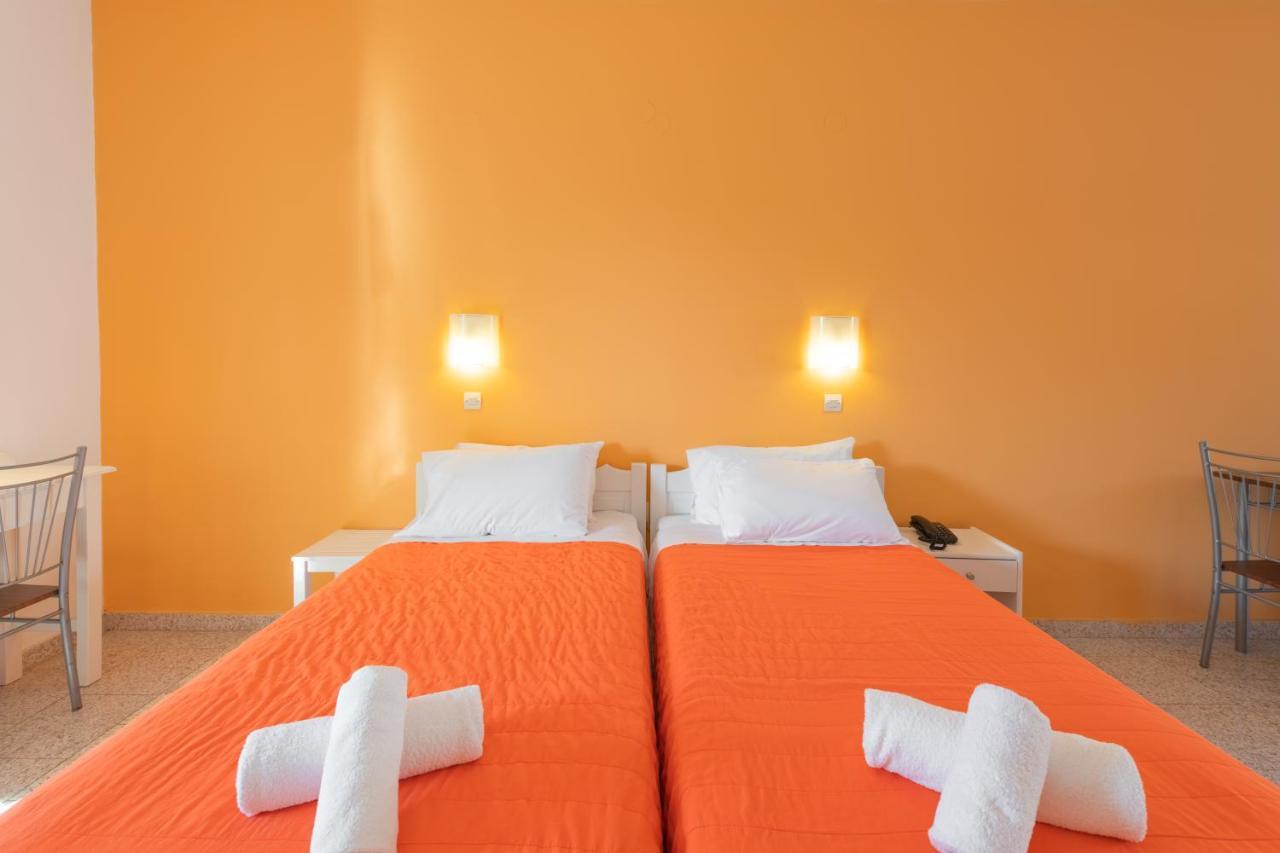 Crystal Blue Hotel, Barbati Bagian luar foto