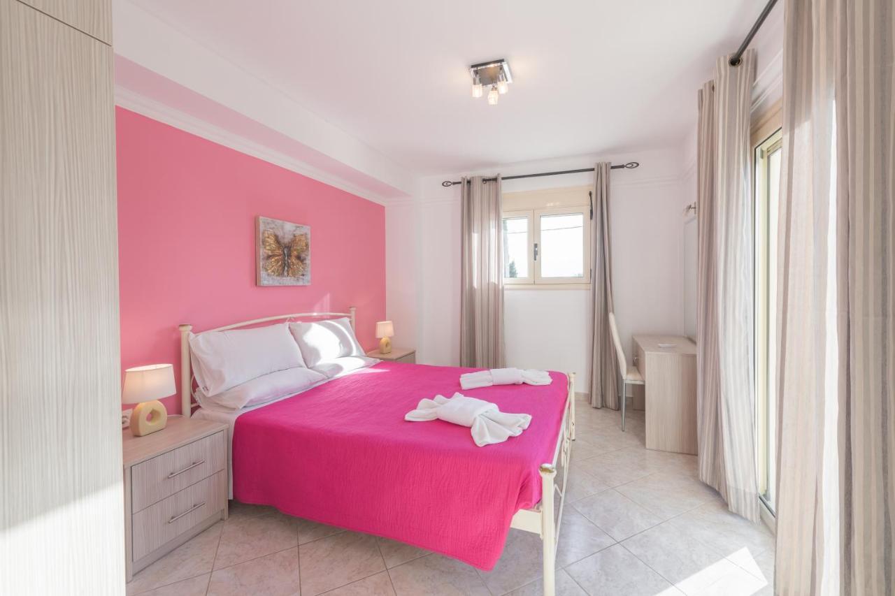 Crystal Blue Hotel, Barbati Bagian luar foto