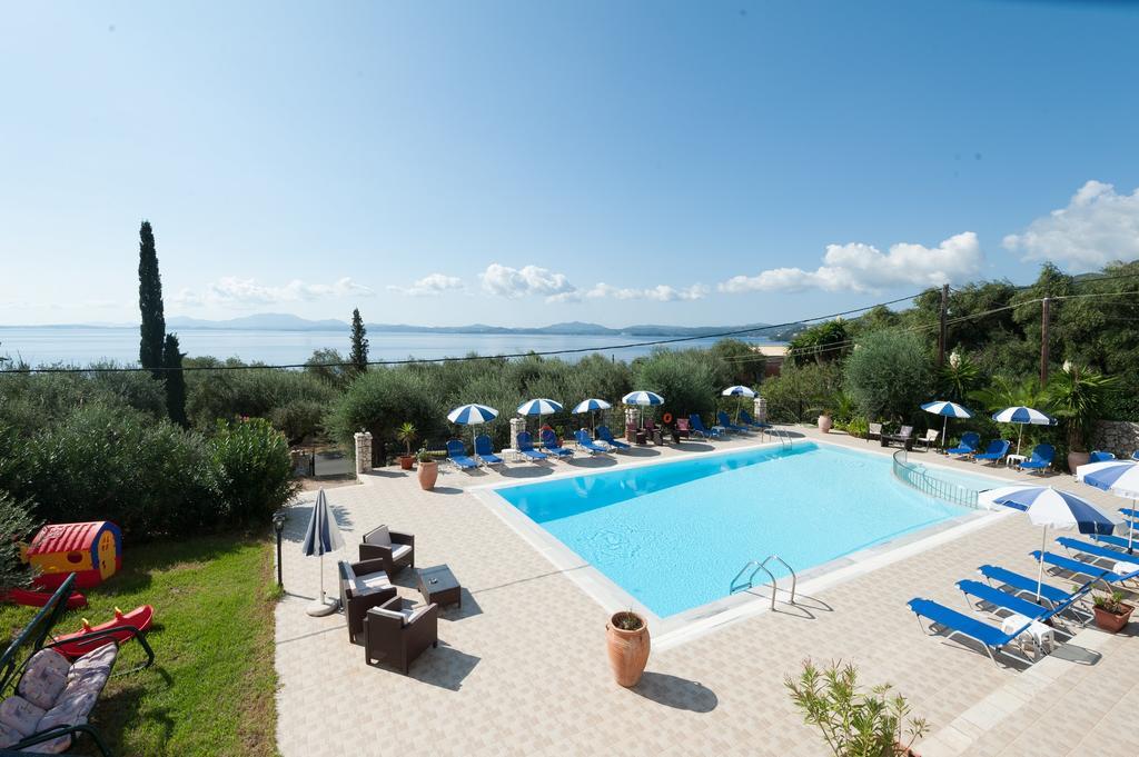 Crystal Blue Hotel, Barbati Bagian luar foto