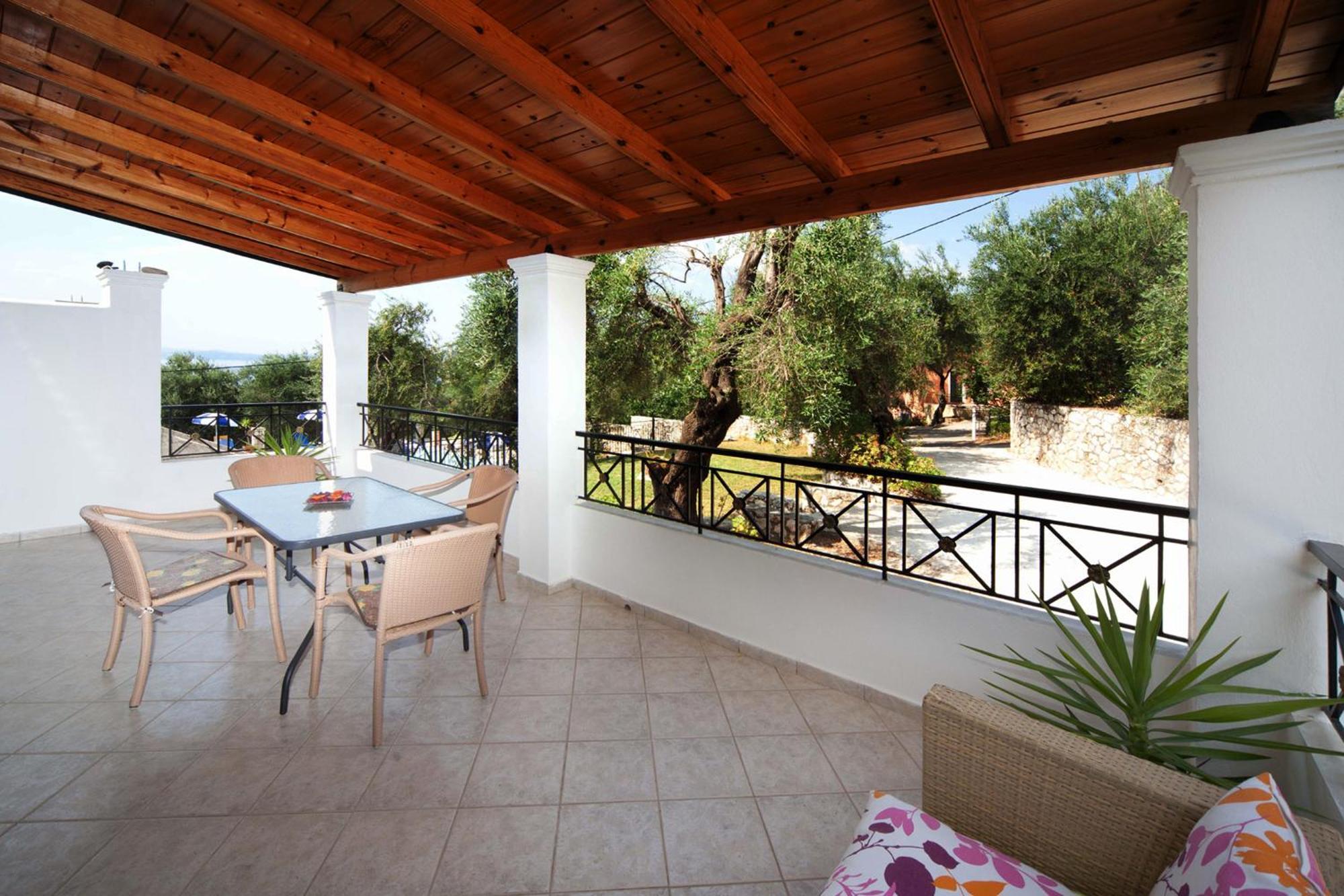 Crystal Blue Hotel, Barbati Bagian luar foto