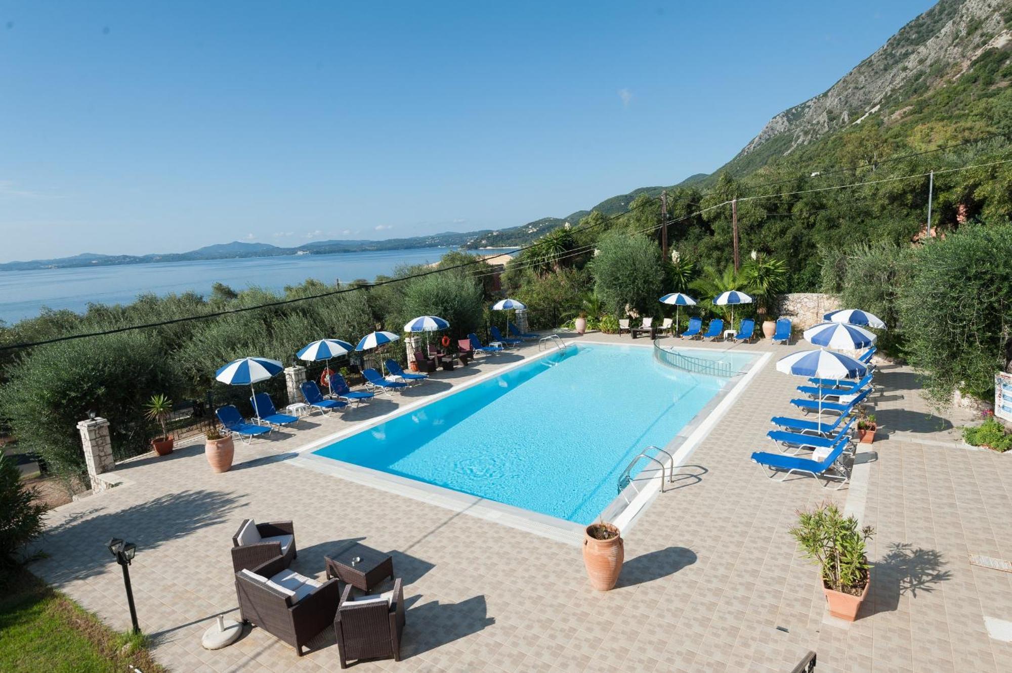 Crystal Blue Hotel, Barbati Bagian luar foto