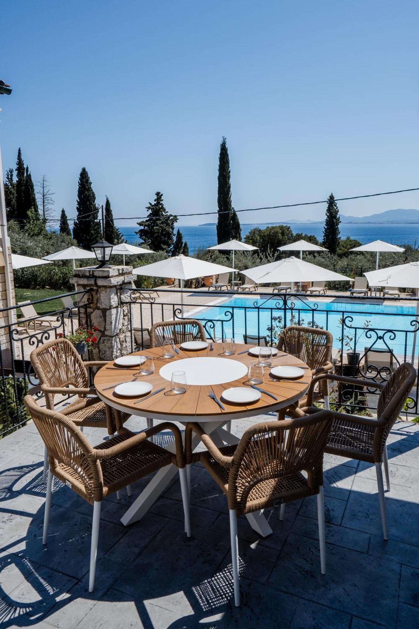 Crystal Blue Hotel, Barbati Bagian luar foto