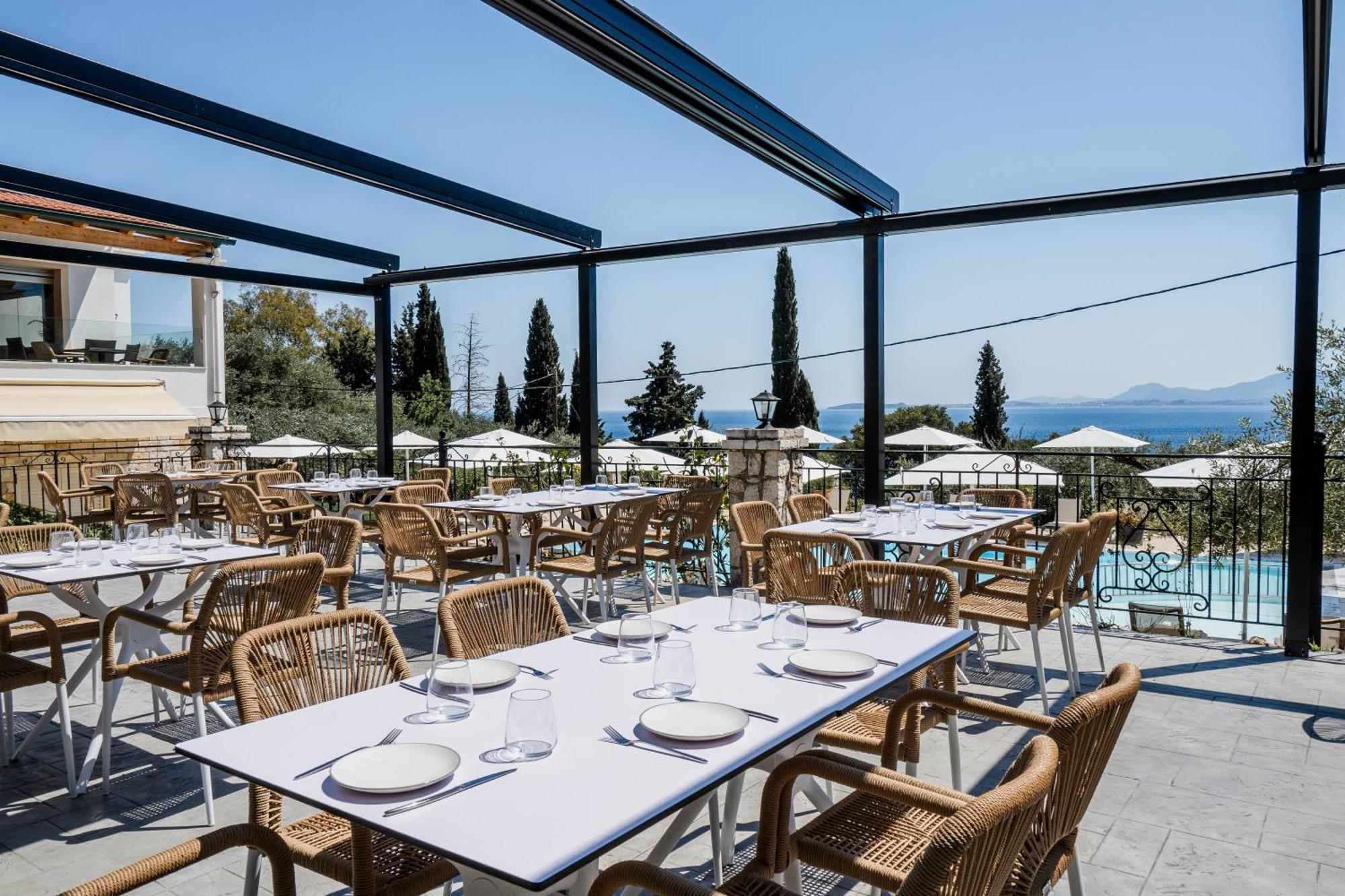 Crystal Blue Hotel, Barbati Bagian luar foto