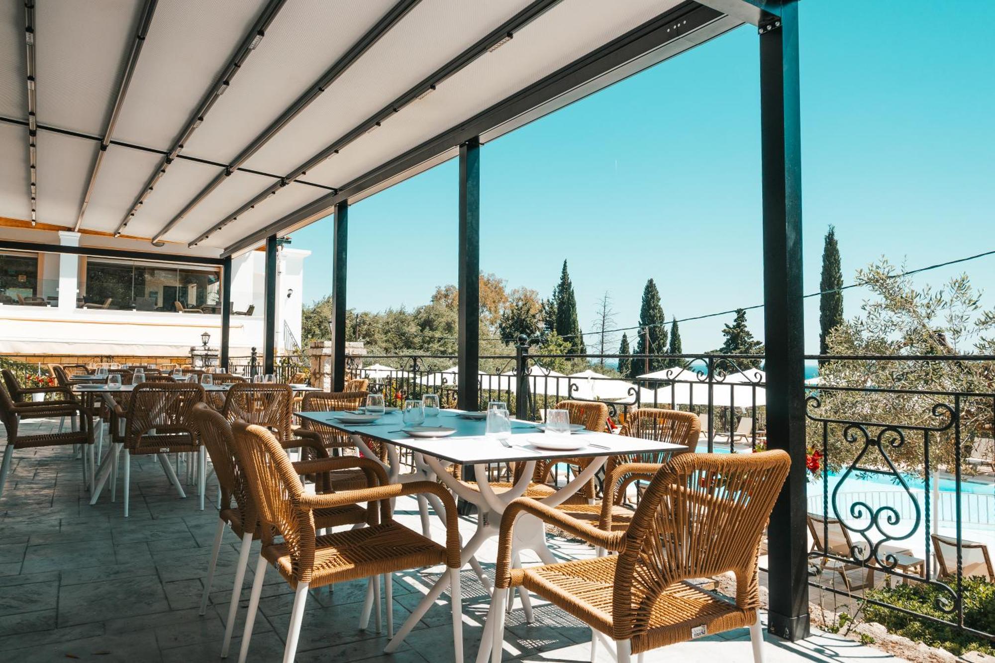 Crystal Blue Hotel, Barbati Bagian luar foto