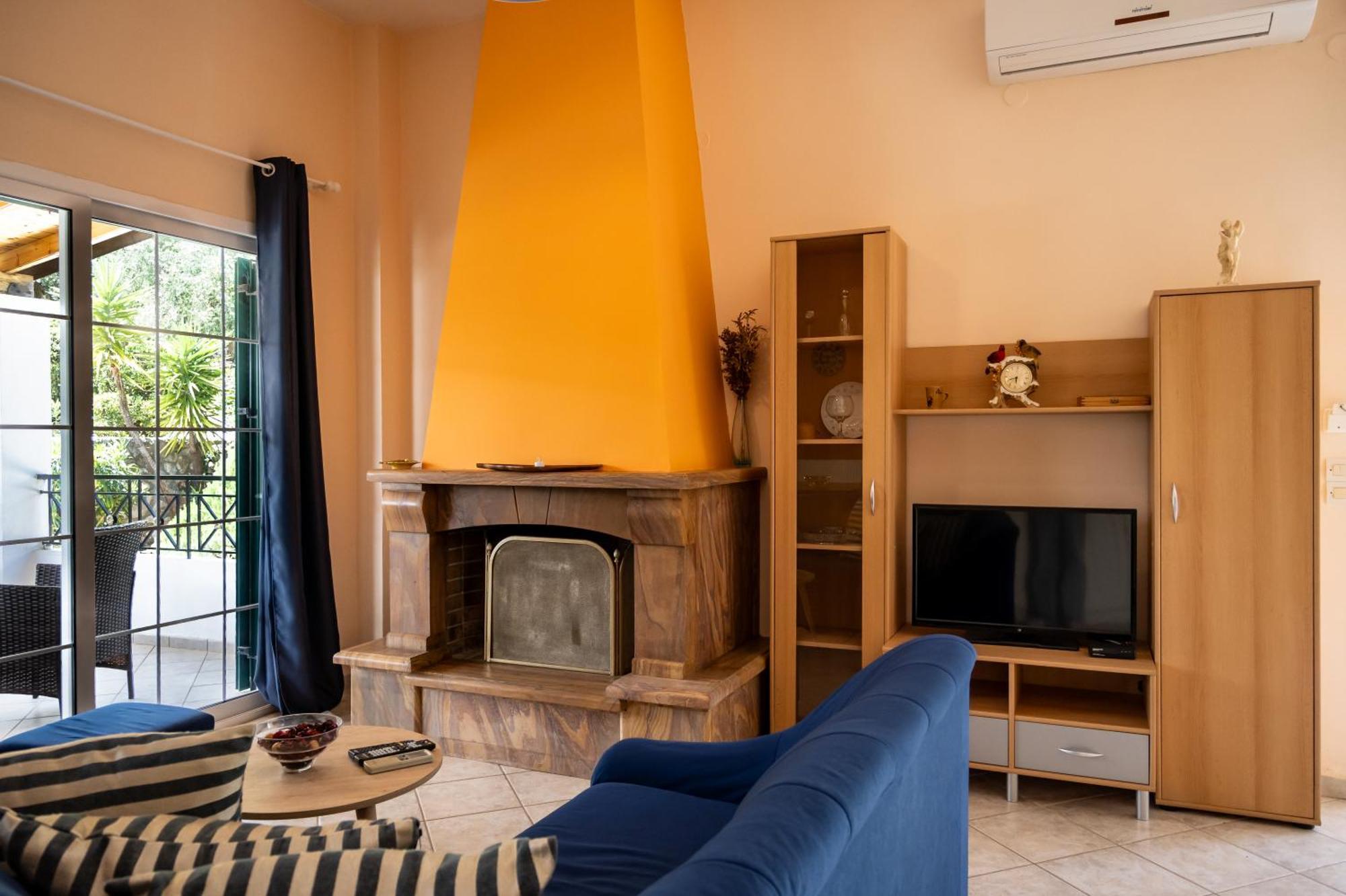 Crystal Blue Hotel, Barbati Bagian luar foto