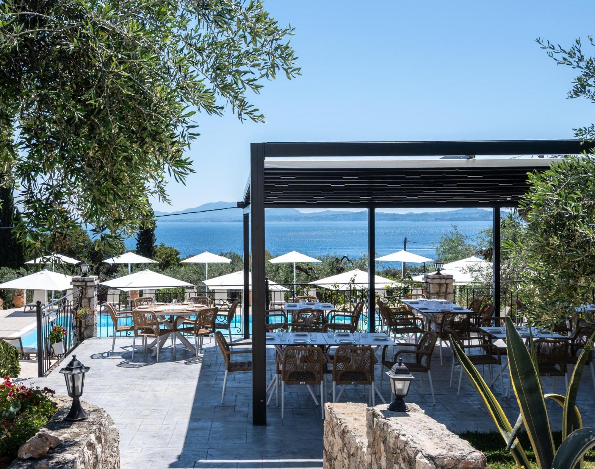 Crystal Blue Hotel, Barbati Bagian luar foto